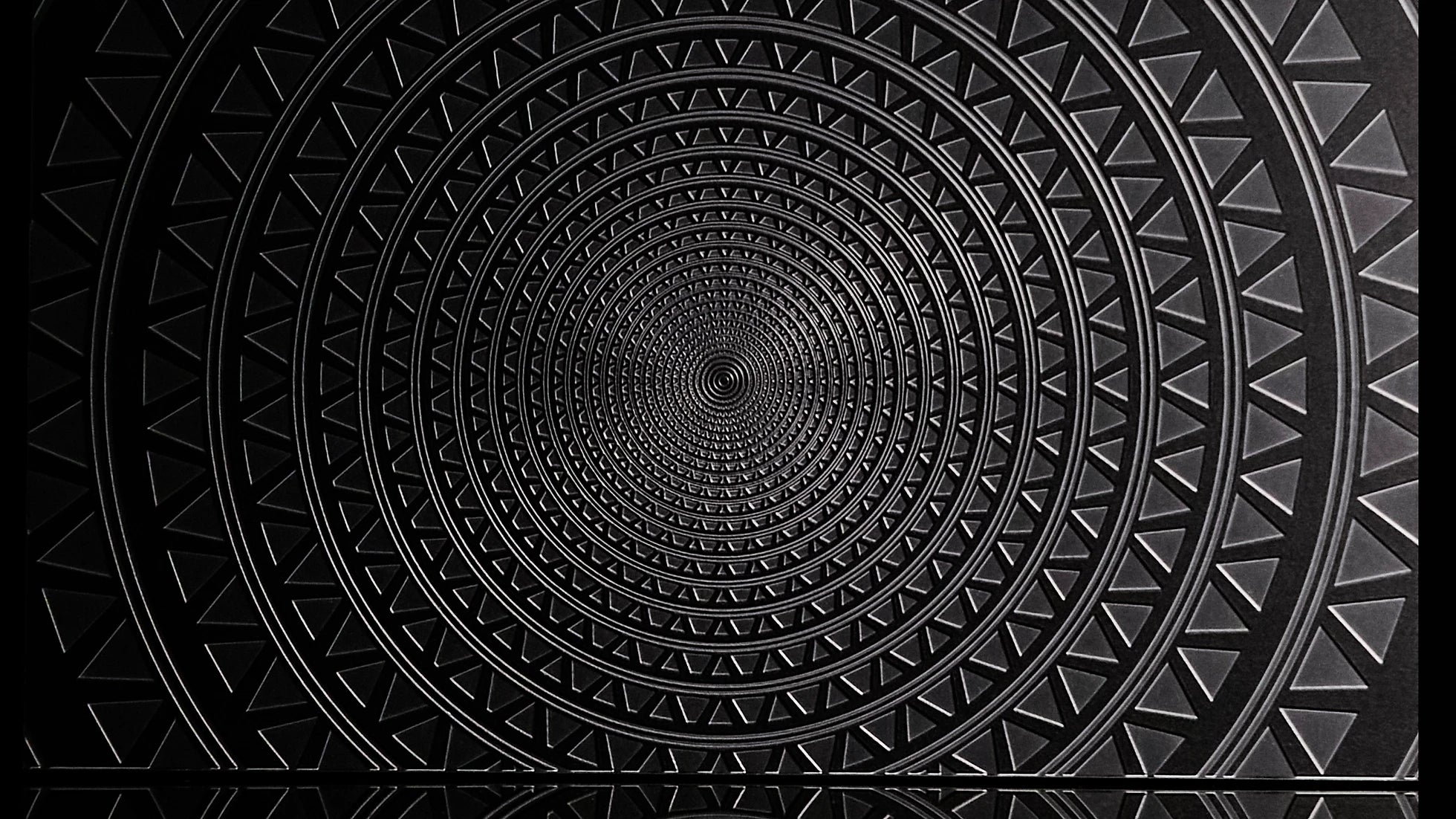 Mesmerize Wallpaper | Style: 11/01 SILVER