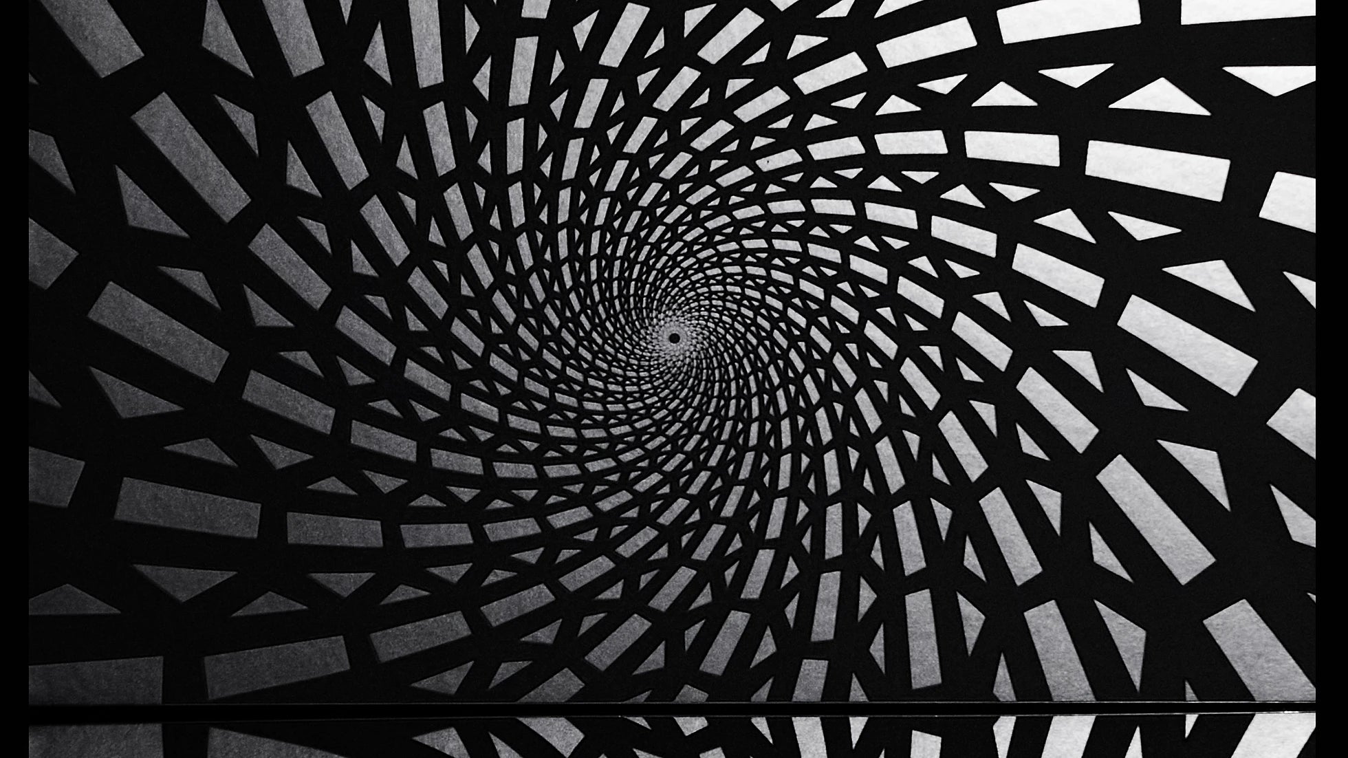 Mesmerize Wallpaper | Style: 28/01 SILVER