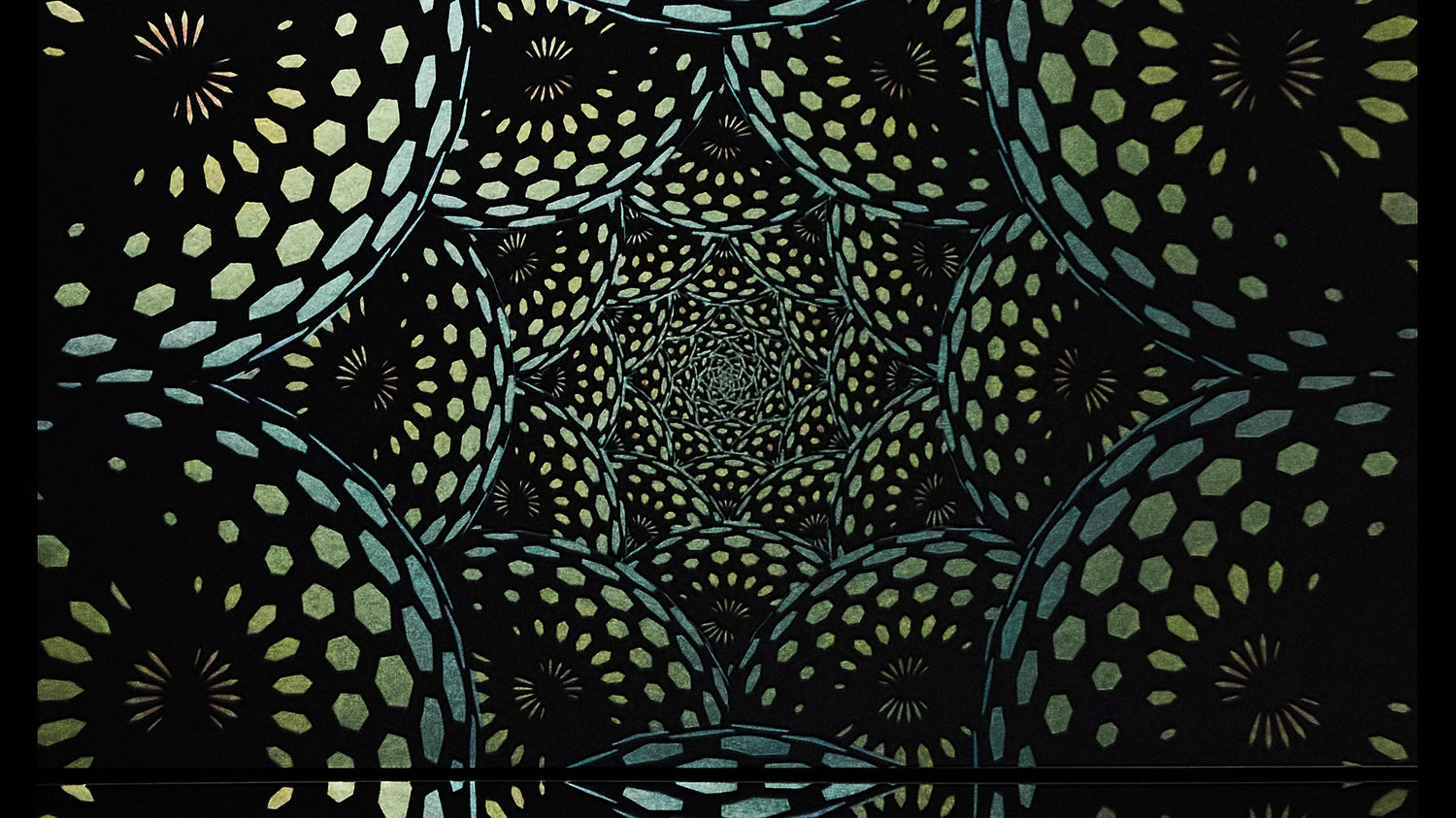 Mesmerize Wallpaper | Style: 36/02