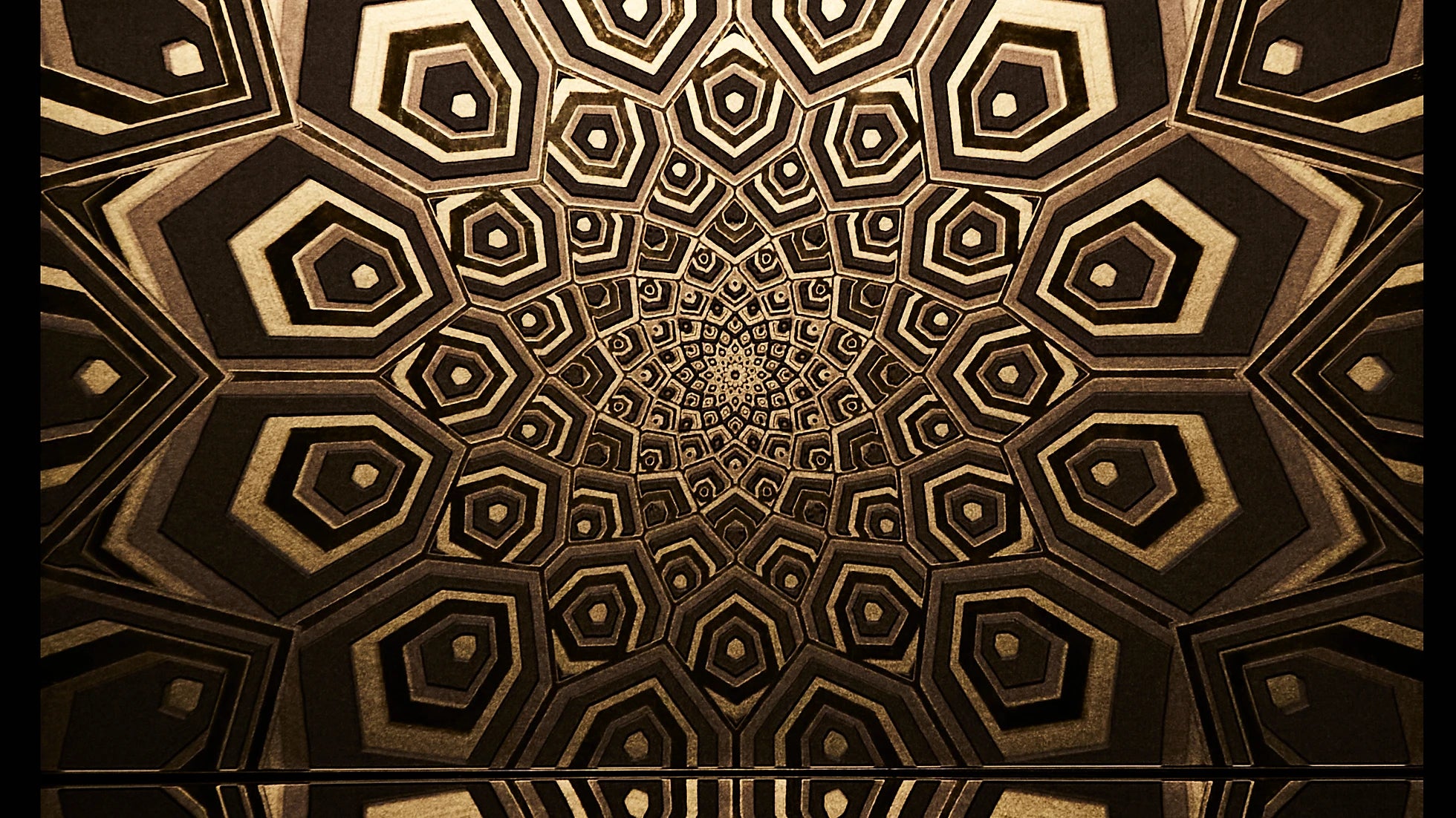 Mesmerize Wallpaper | Style: 15/01 GOLD