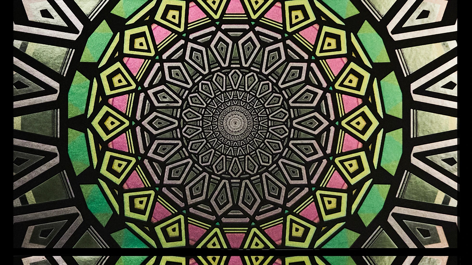 Mesmerize Wallpaper | Style: 41/02