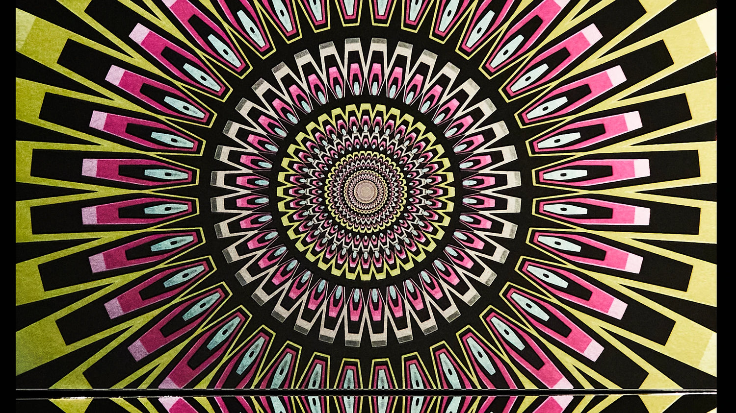 Mesmerize Wallpaper | Style: 12/04