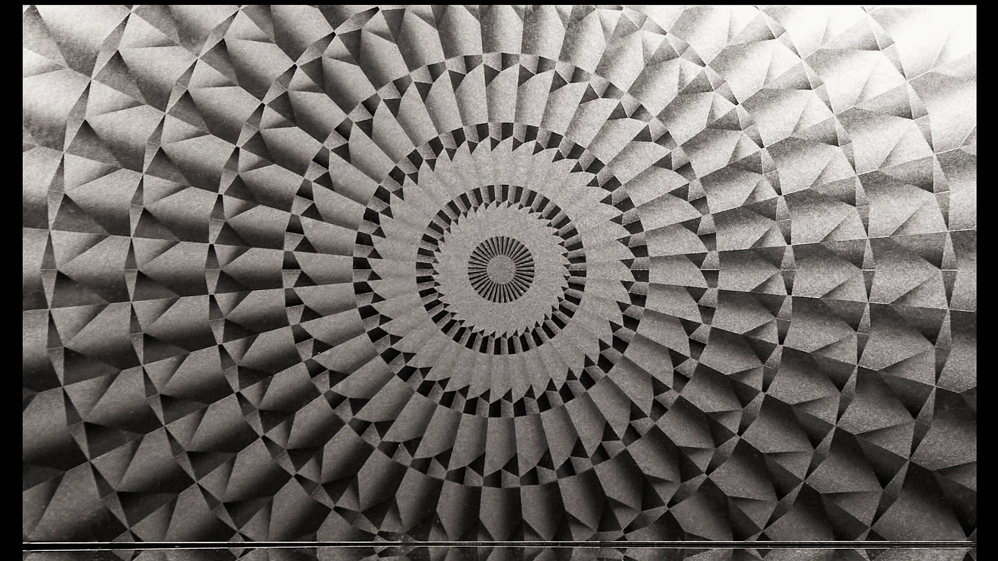 Mesmerize Wallpaper | Style: 13/01 SILVER