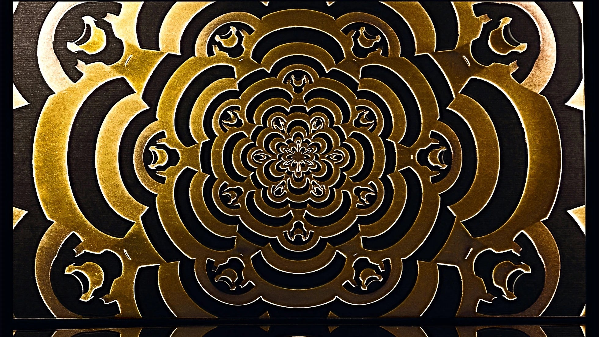 Mesmerize Wallpaper | Style: 09/01 GOLD