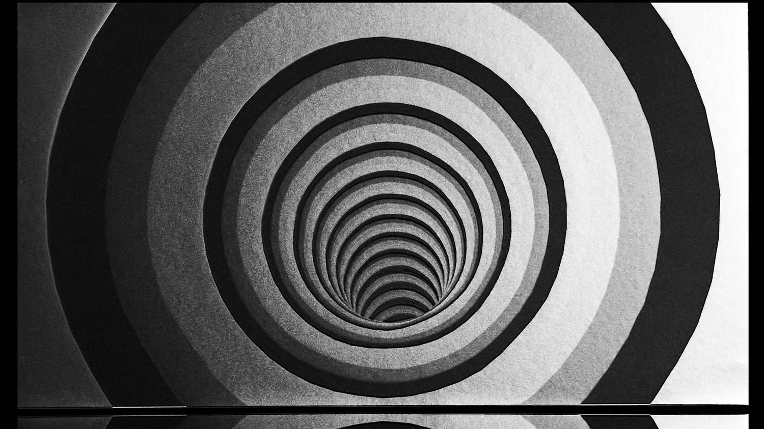 Mesmerize Wallpaper | Style: 22/01 SILVER