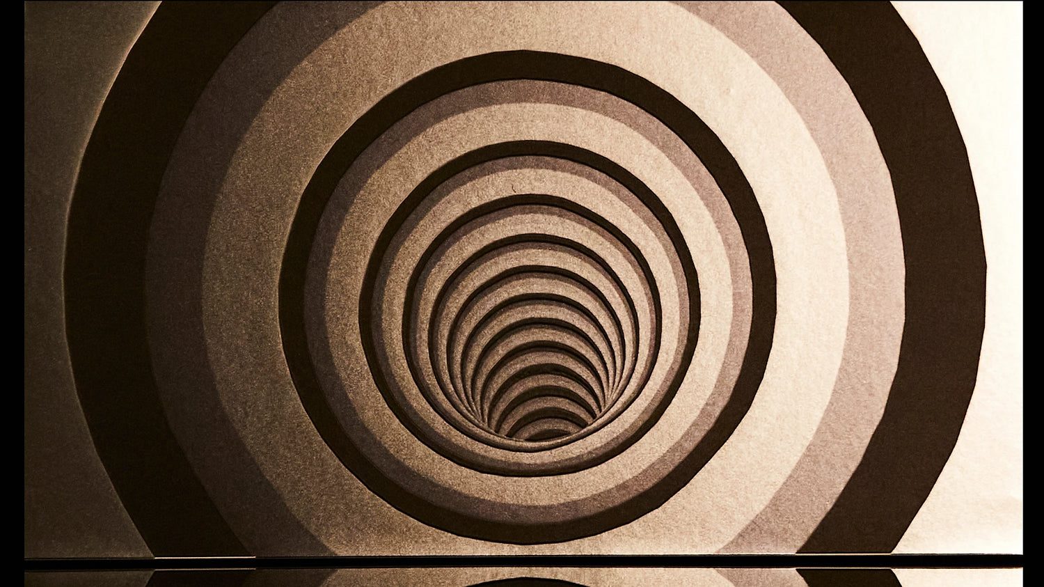 Mesmerize Wallpaper | Style: 22/01 GOLD