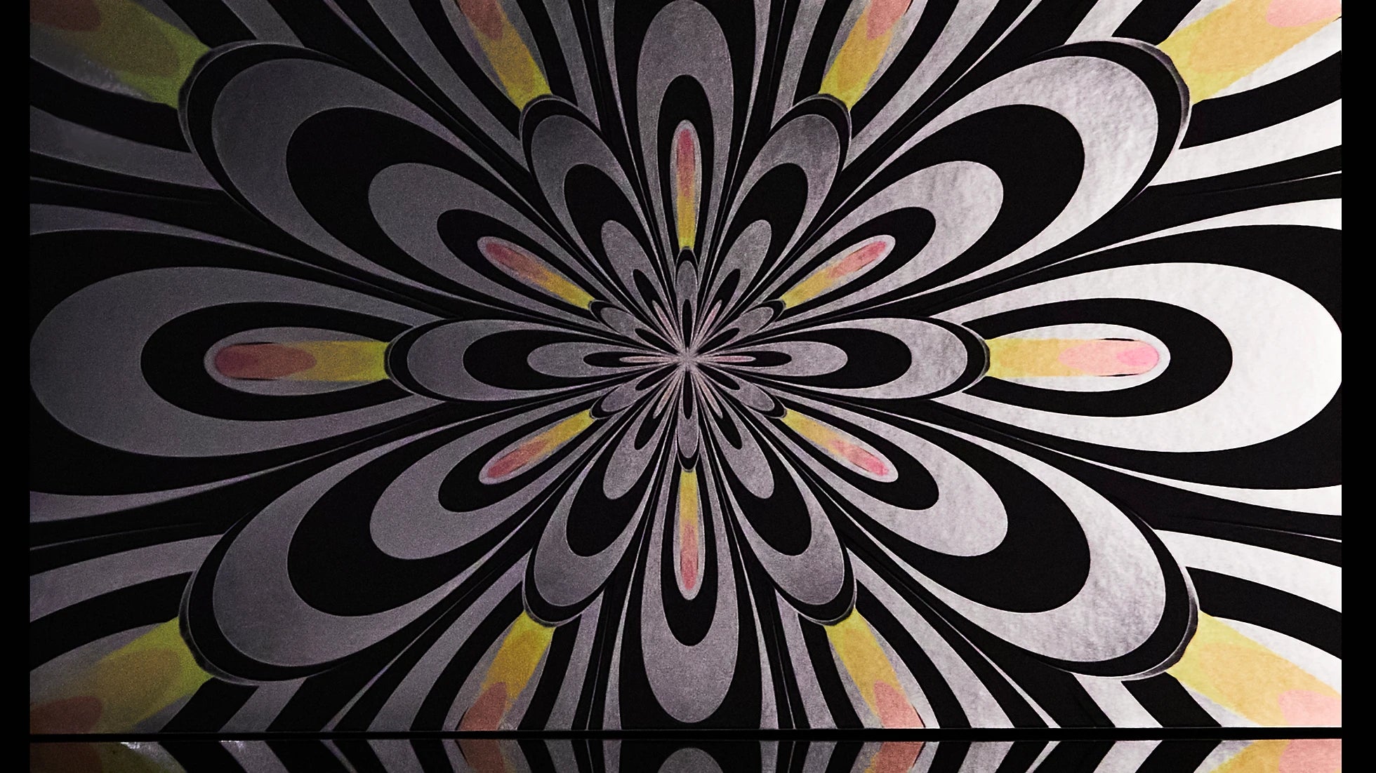 Mesmerize Wallpaper | Style: 07/01