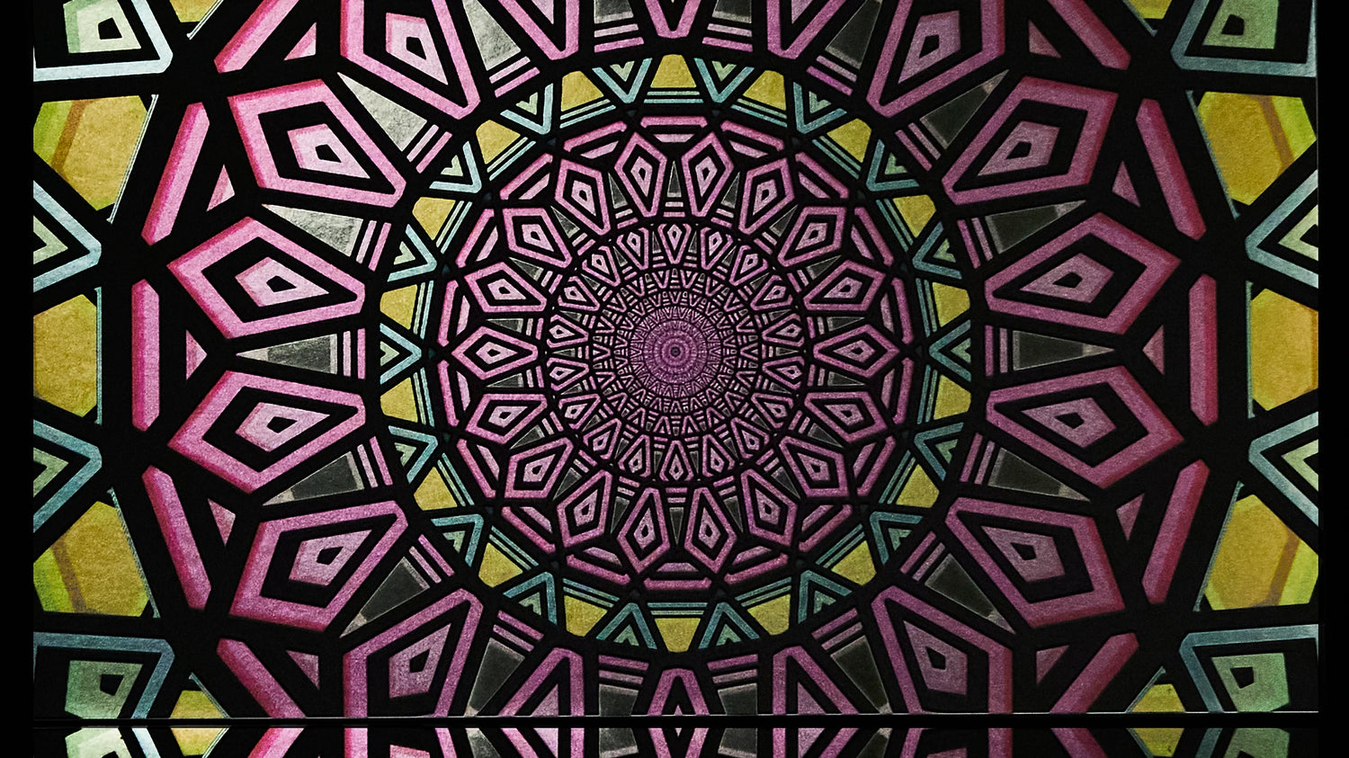 Mesmerize Wallpaper | Style: 41/01