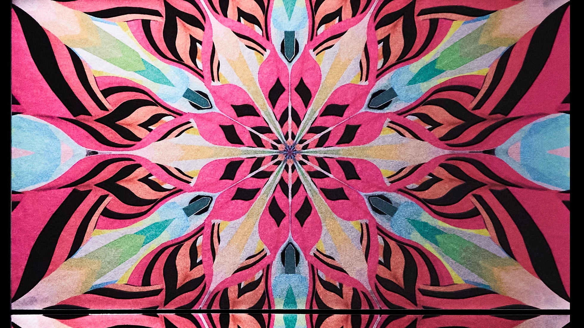 Mesmerize Wallpaper | Style: 08/03