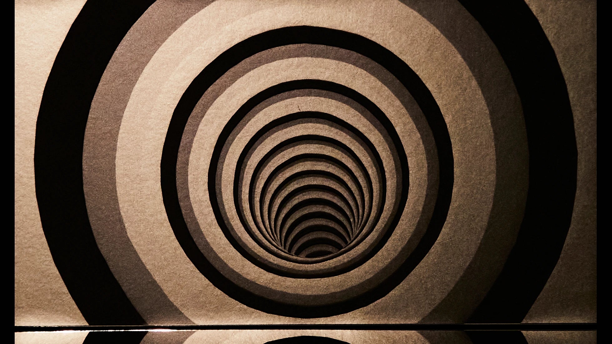 Mesmerize Wallpaper | Style: 22/01 GOLD