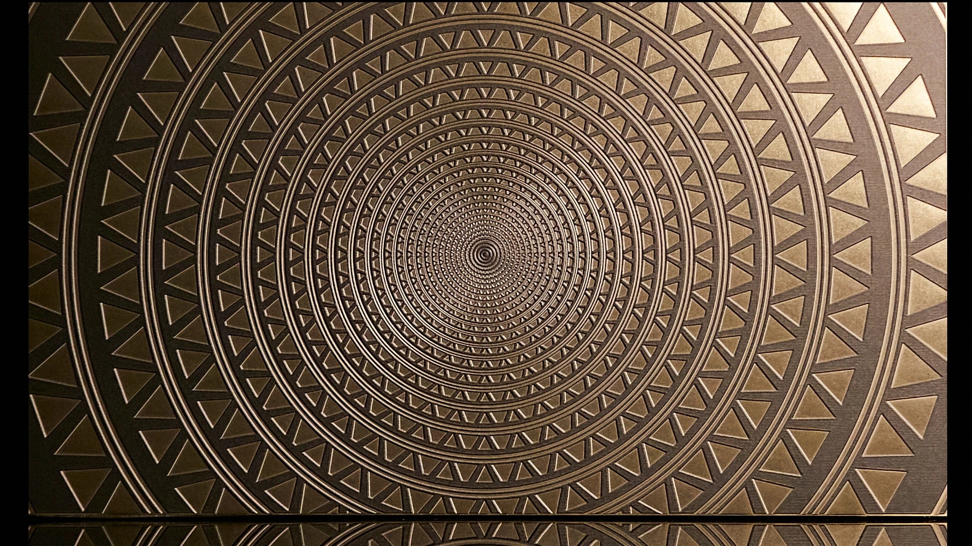 Mesmerize Wallpaper | Style: 11/01 GOLD