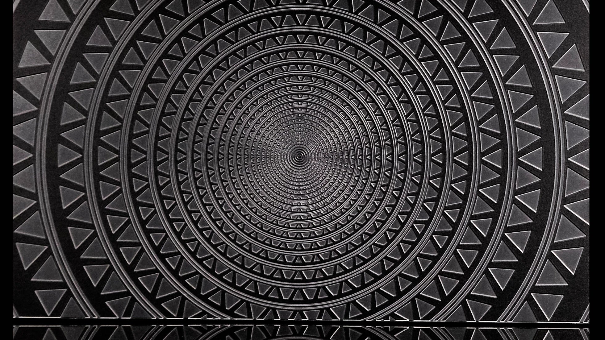 Mesmerize Wallpaper | Style: 11/01 SILVER