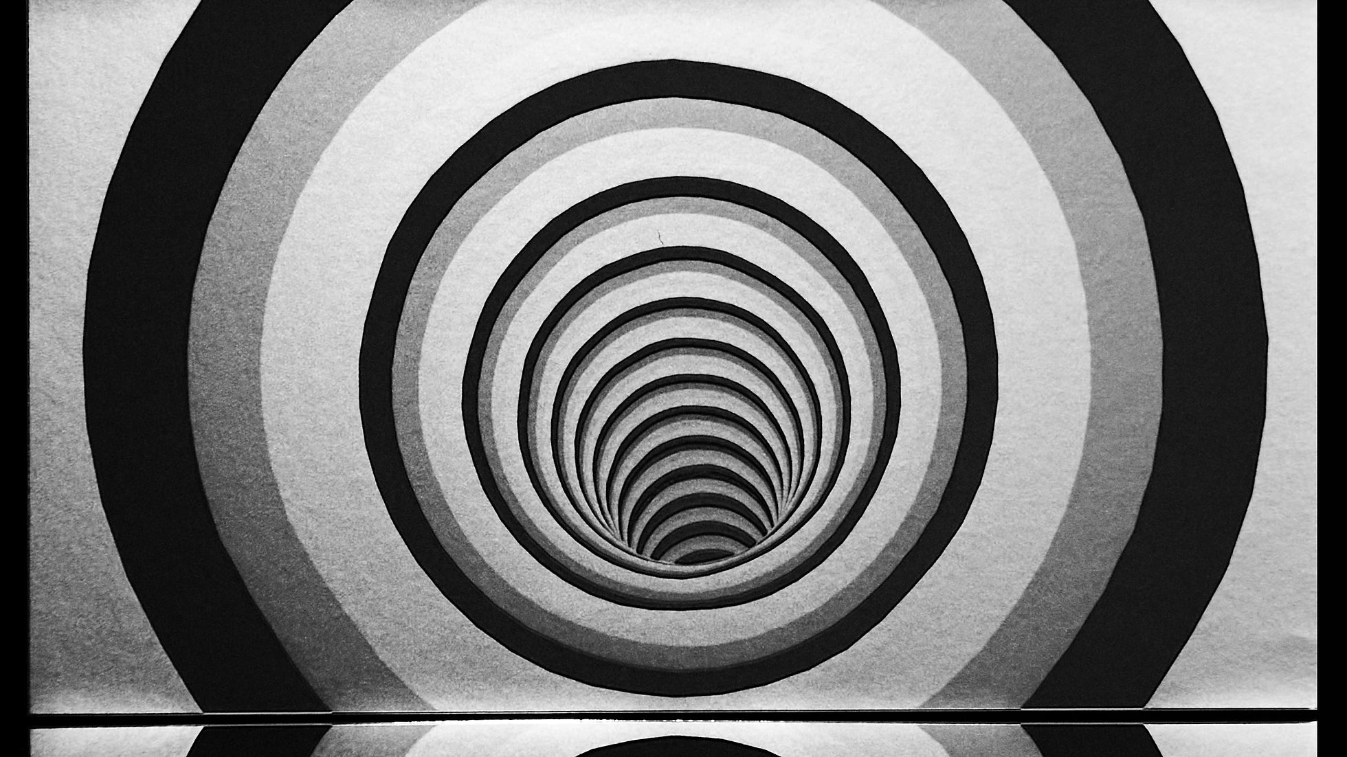 Mesmerize Wallpaper | Style: 22/01 SILVER