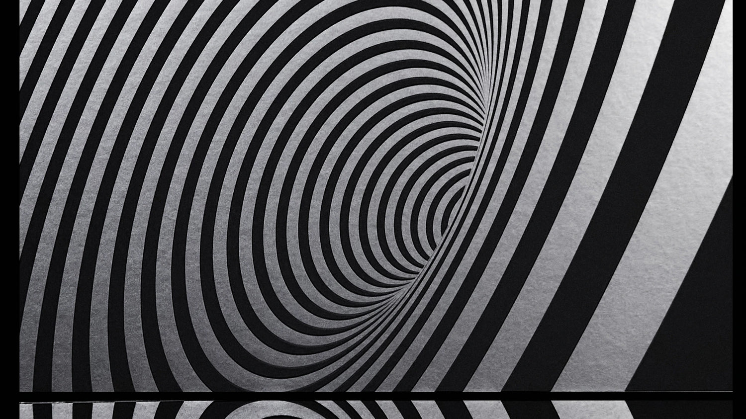 Mesmerize Wallpaper | Style: 29/01 SILVER