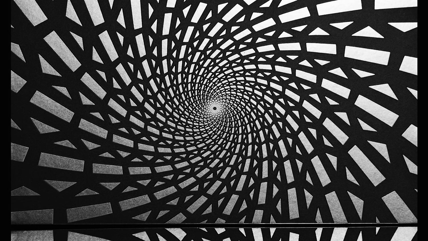 Mesmerize Wallpaper | Style: 28/01 SILVER