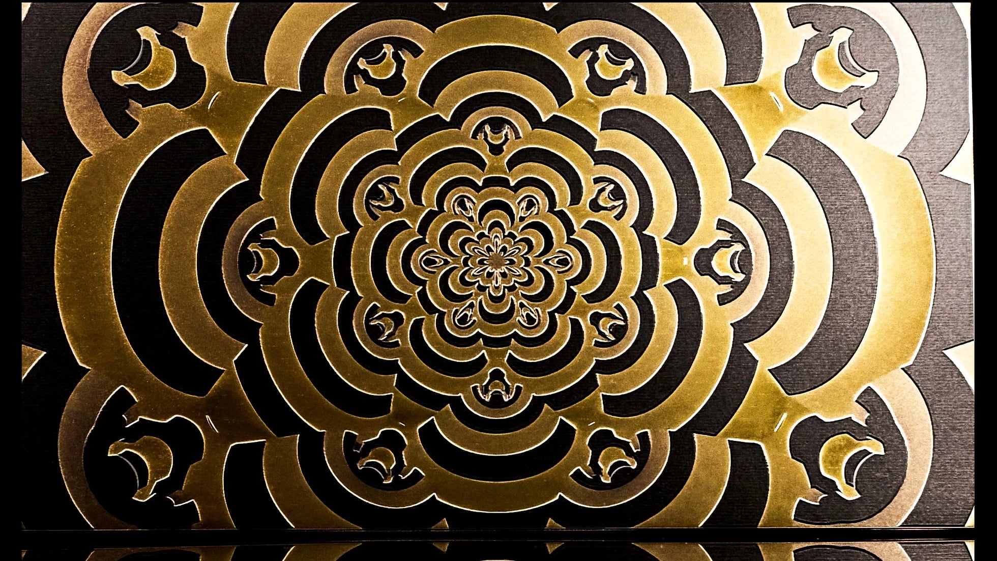 Mesmerize Wallpaper | Style: 09/01 GOLD