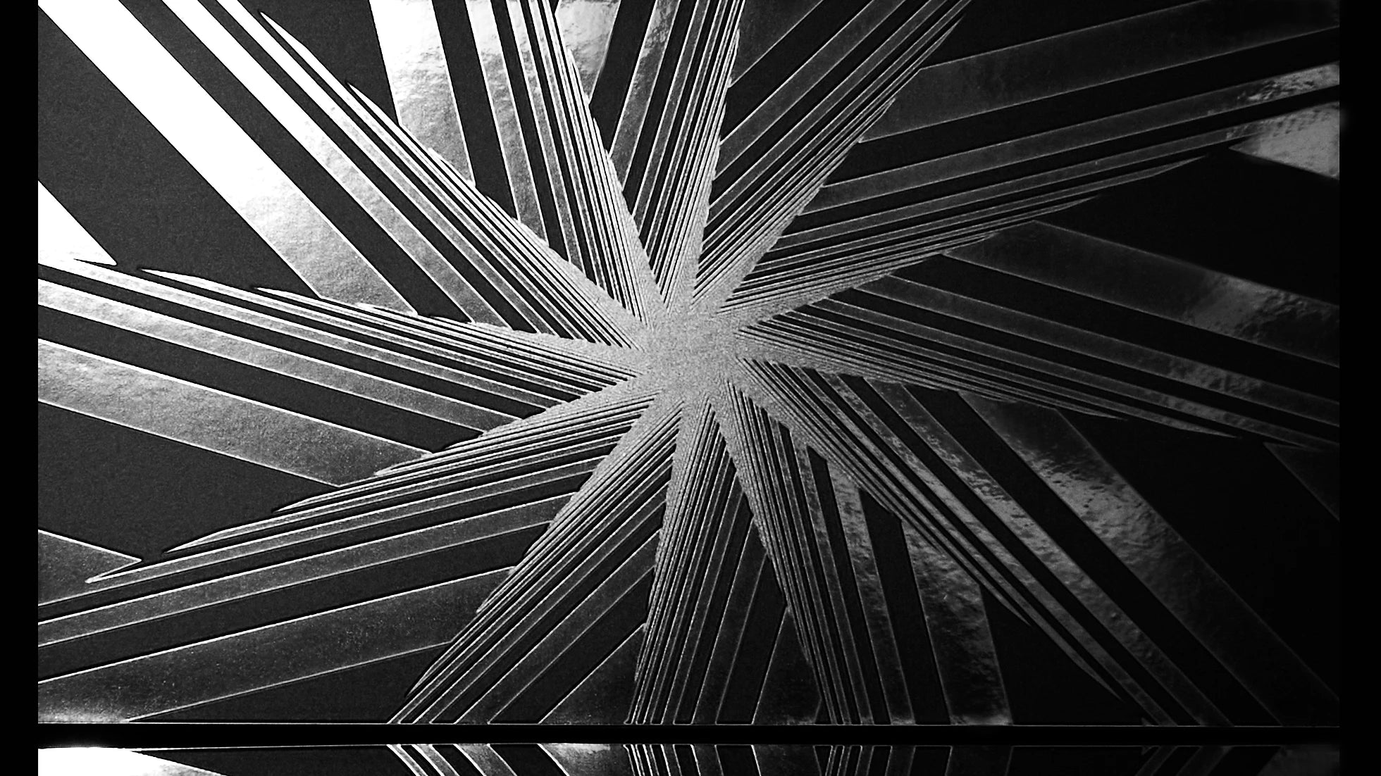 Mesmerize Wallpaper | Style: 19/01 SILVER