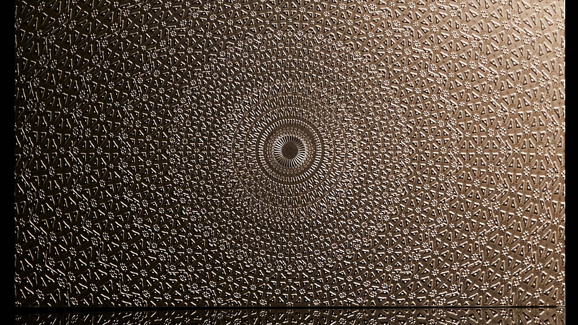 Mesmerize Wallpaper | Style: 23/01 GOLD