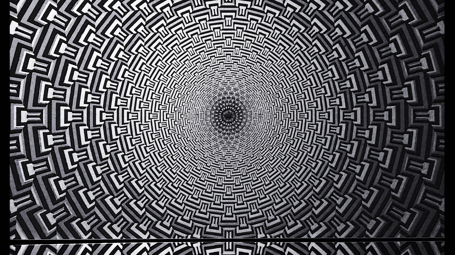 Mesmerize Wallpaper | Style: 24/02 GOLD