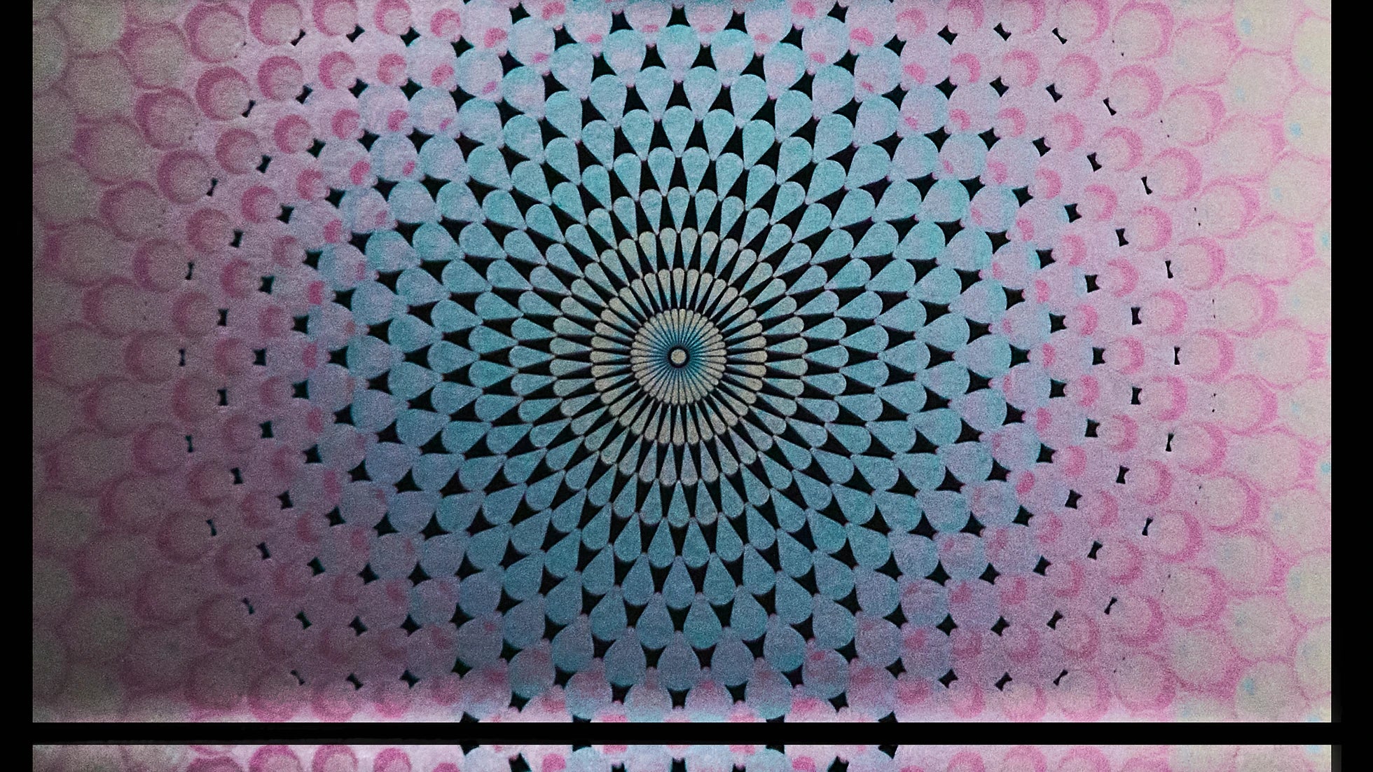 Mesmerize Wallpaper | Style: 66/01