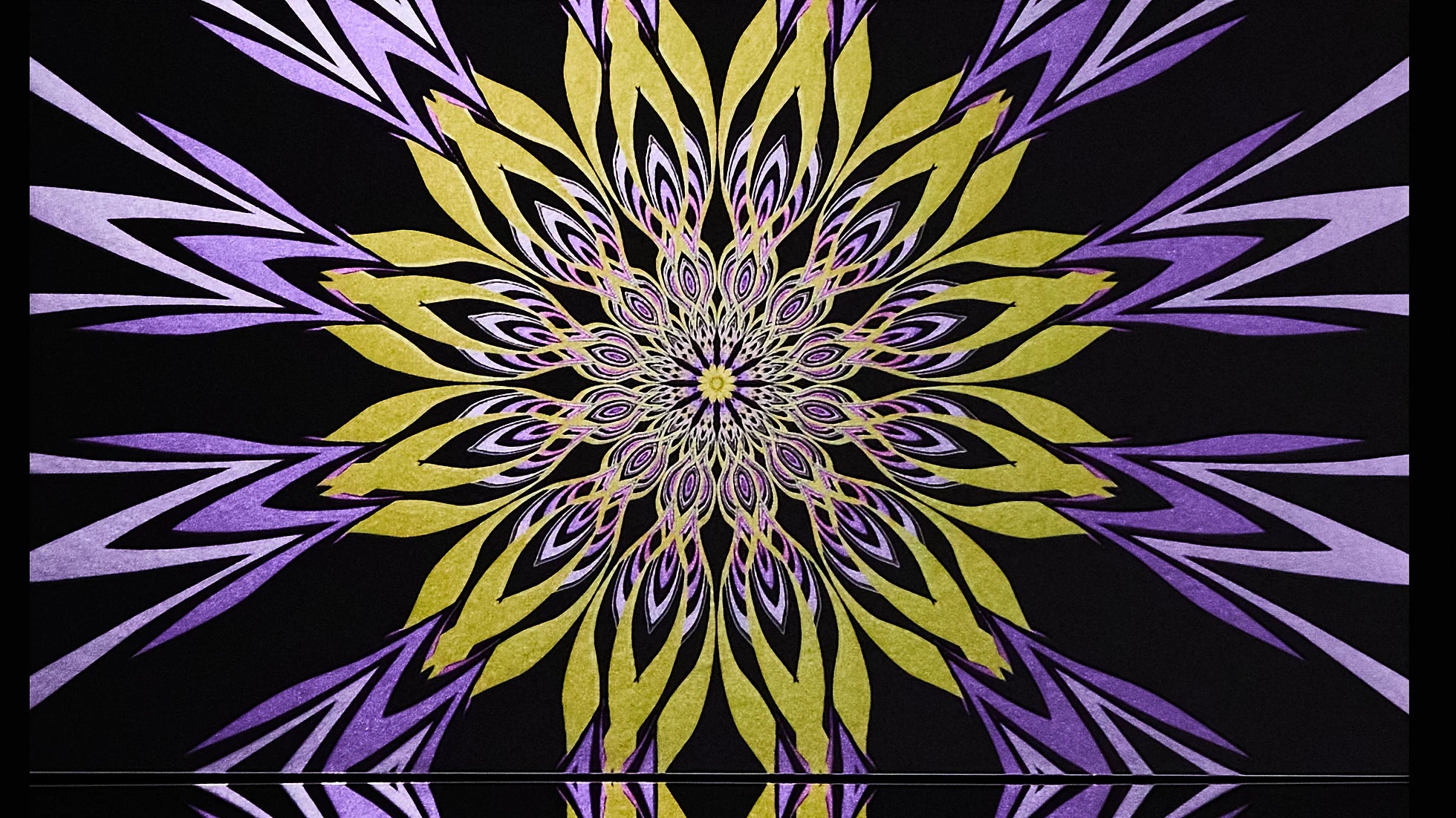 Mesmerize Wallpaper | Style: 04/04