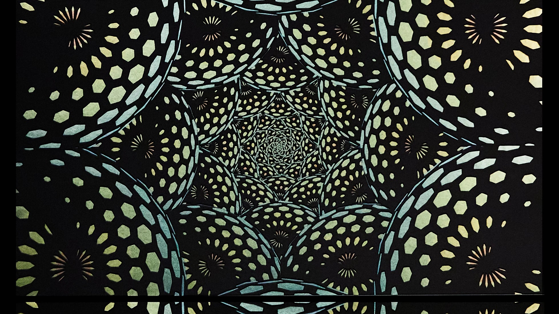 Mesmerize Wallpaper | Style: 36/02