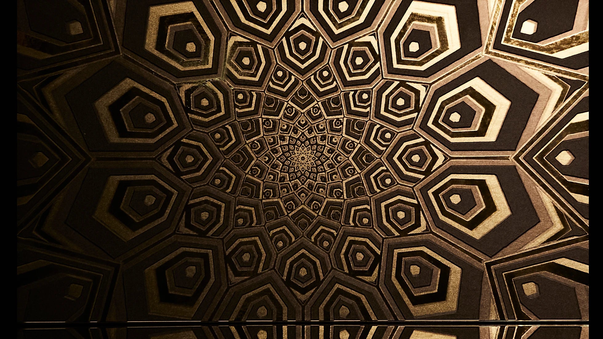 Mesmerize Wallpaper | Style: 15/01 GOLD