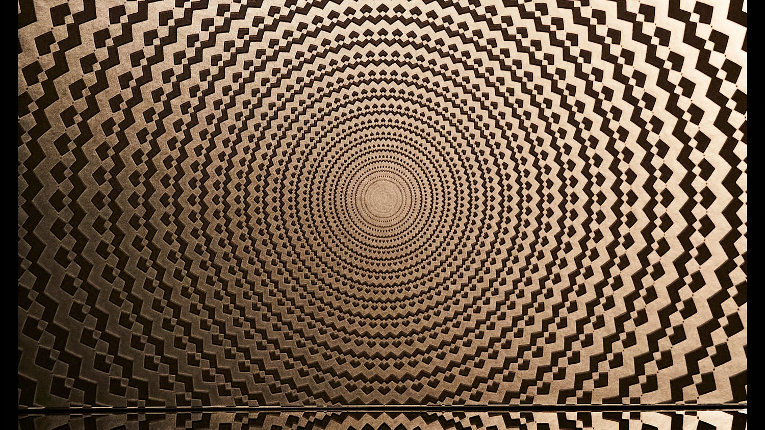 Mesmerize Wallpaper | Style: 24/02 GOLD