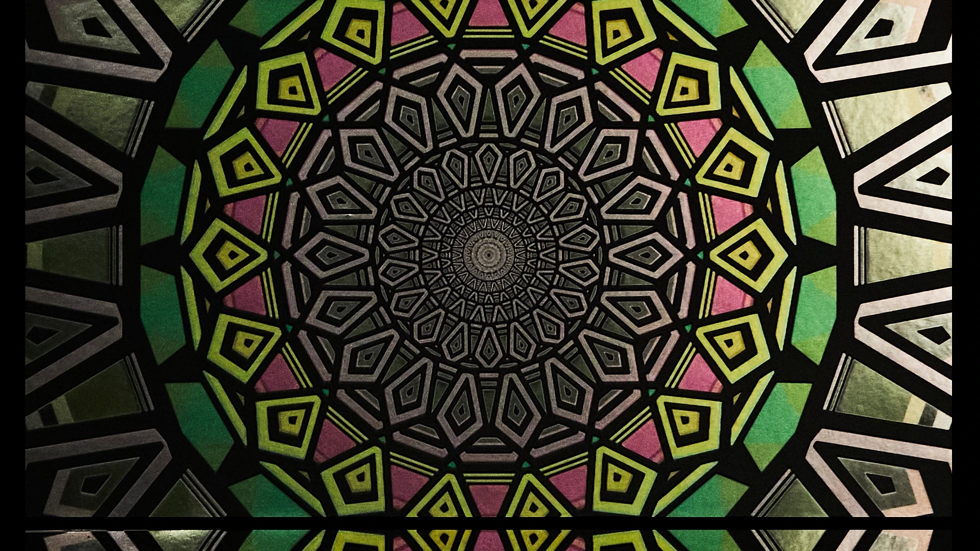 Mesmerize Wallpaper | Style: 41/02