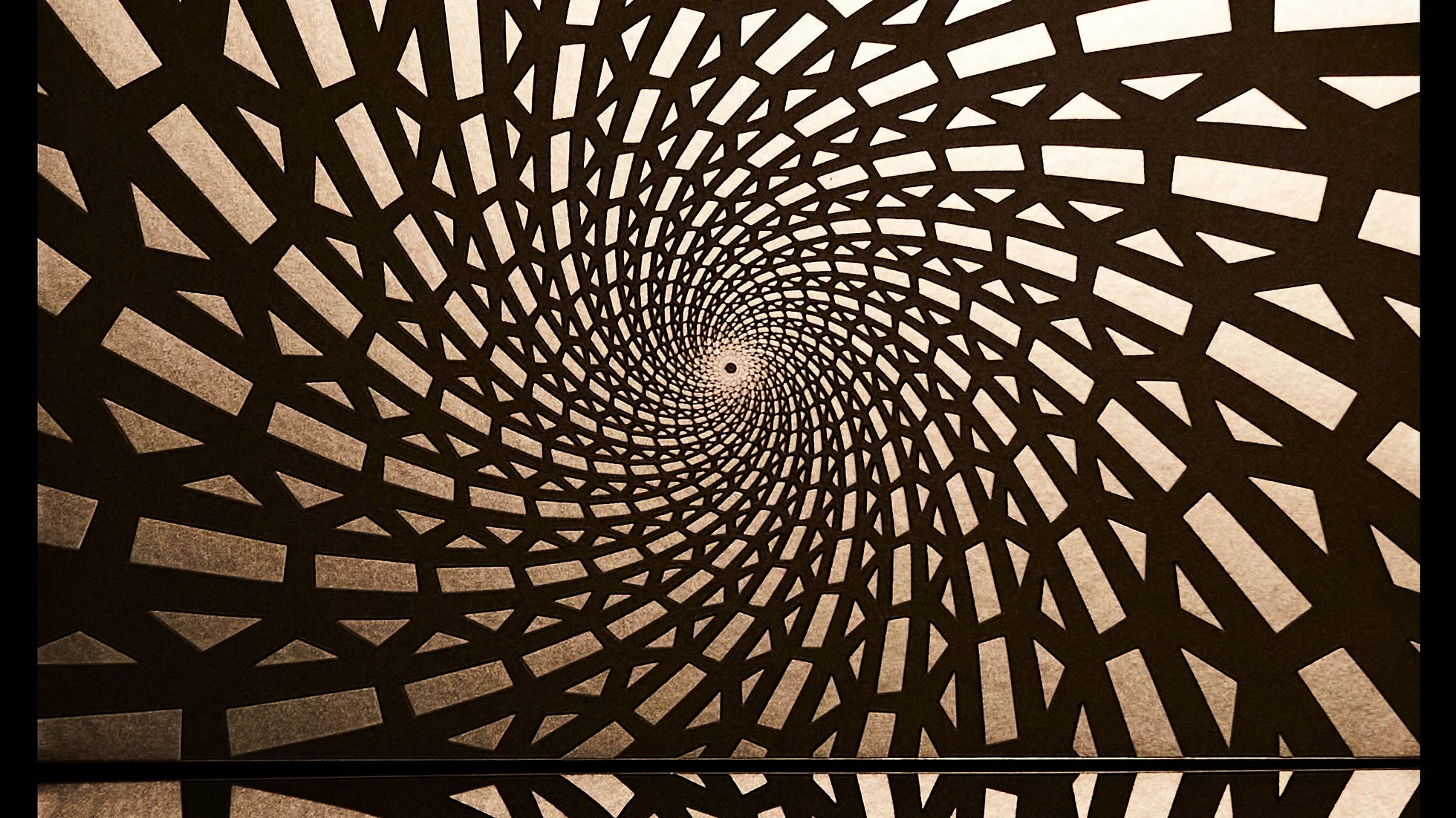 Mesmerize Wallpaper | Style: 28/01 GOLD