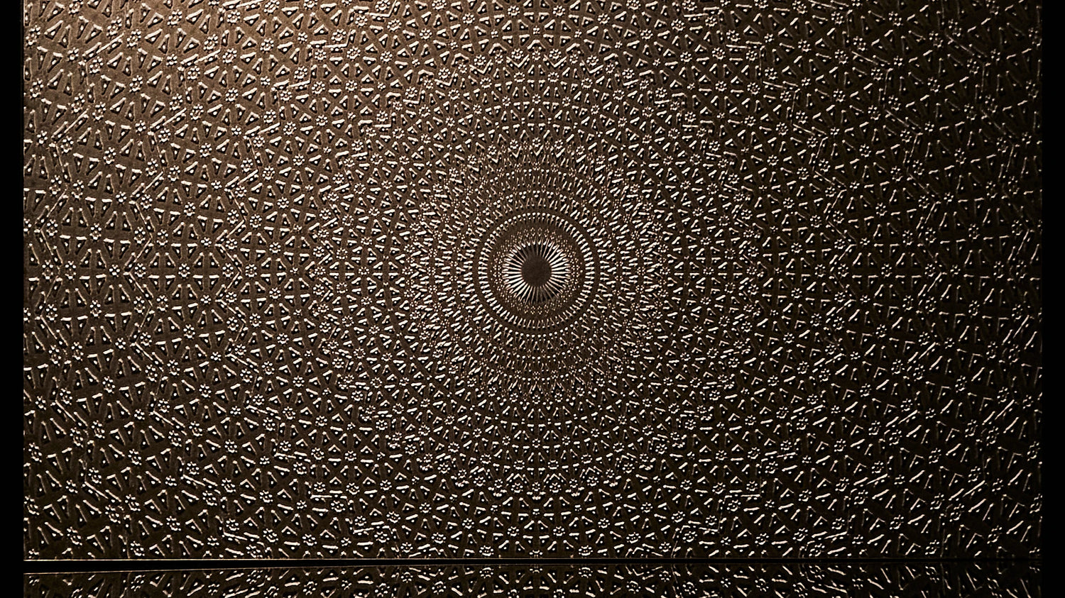 Mesmerize Wallpaper | Style: 23/01 GOLD