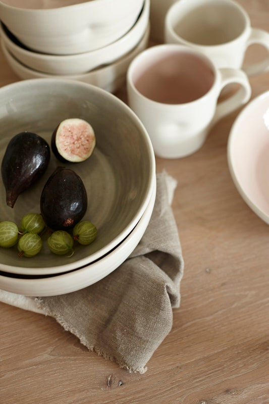 Pinch White Stoneware 4 Piece Dinnerware Set, Service For 1