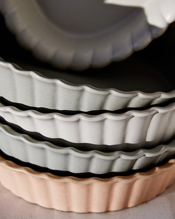 Lafayette Pearl White Round Baker