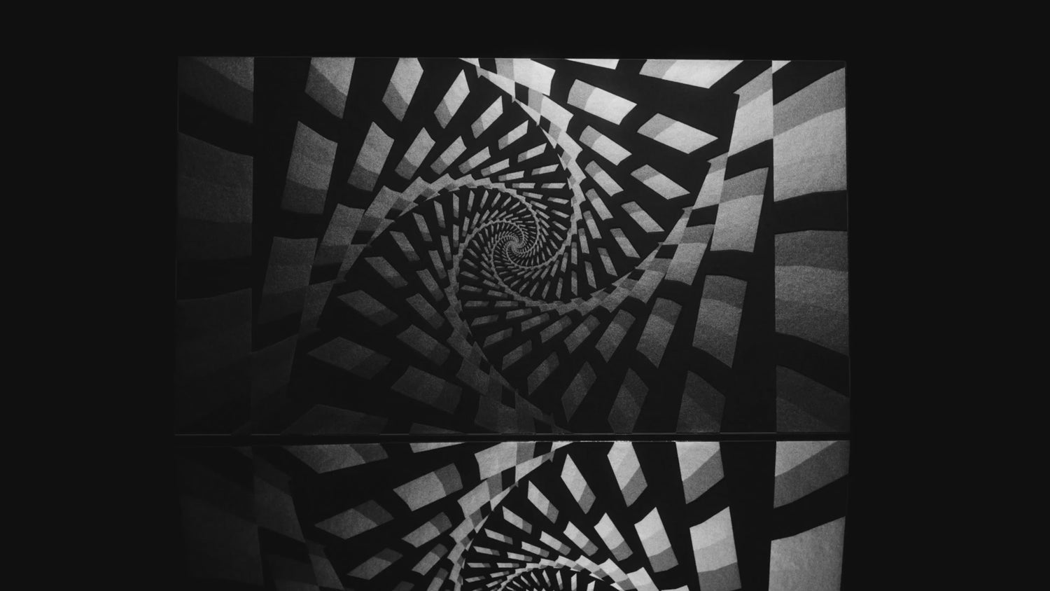 Mesmerize Wallpaper | Style: 21/01 SILVER