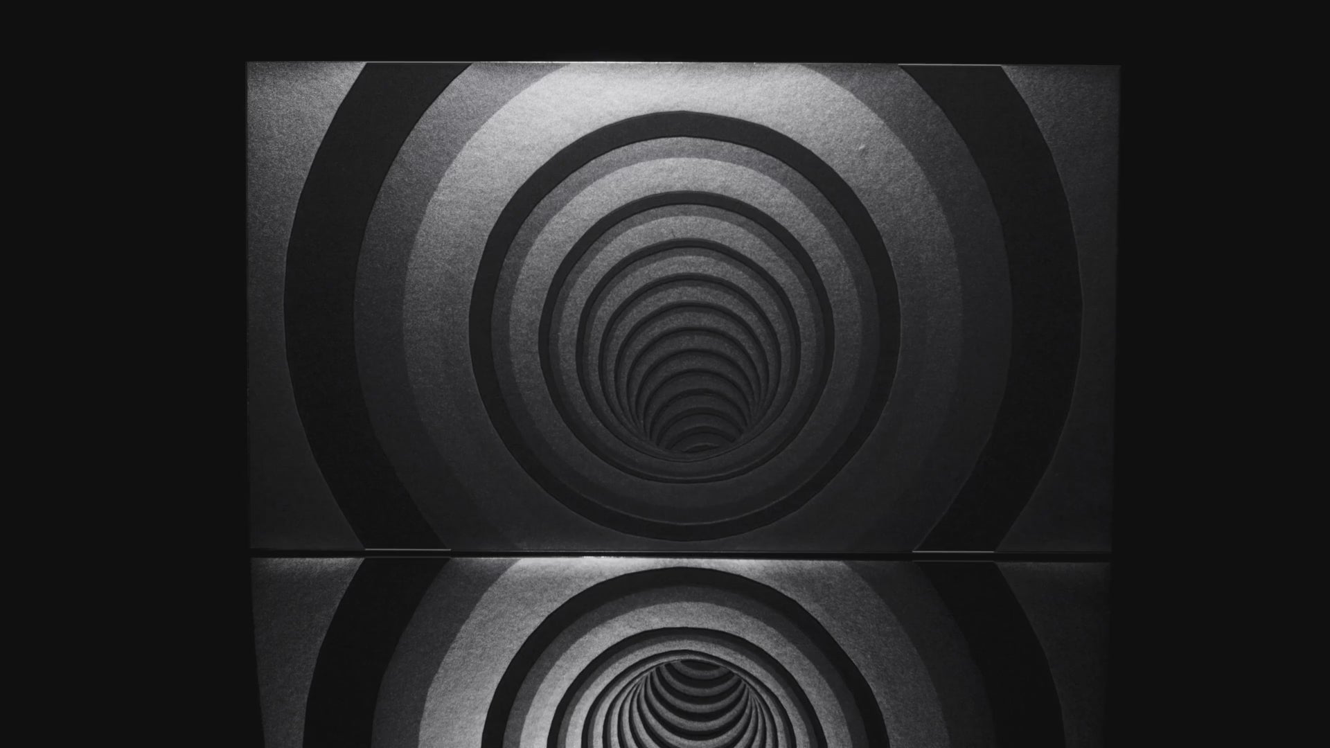 Mesmerize Wallpaper | Style: 22/01 SILVER