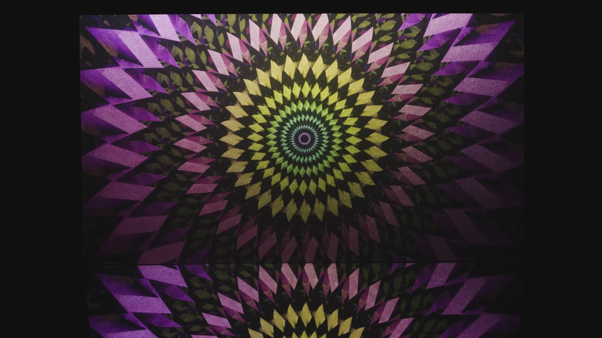 Mesmerize Wallpaper | Style: 102/01