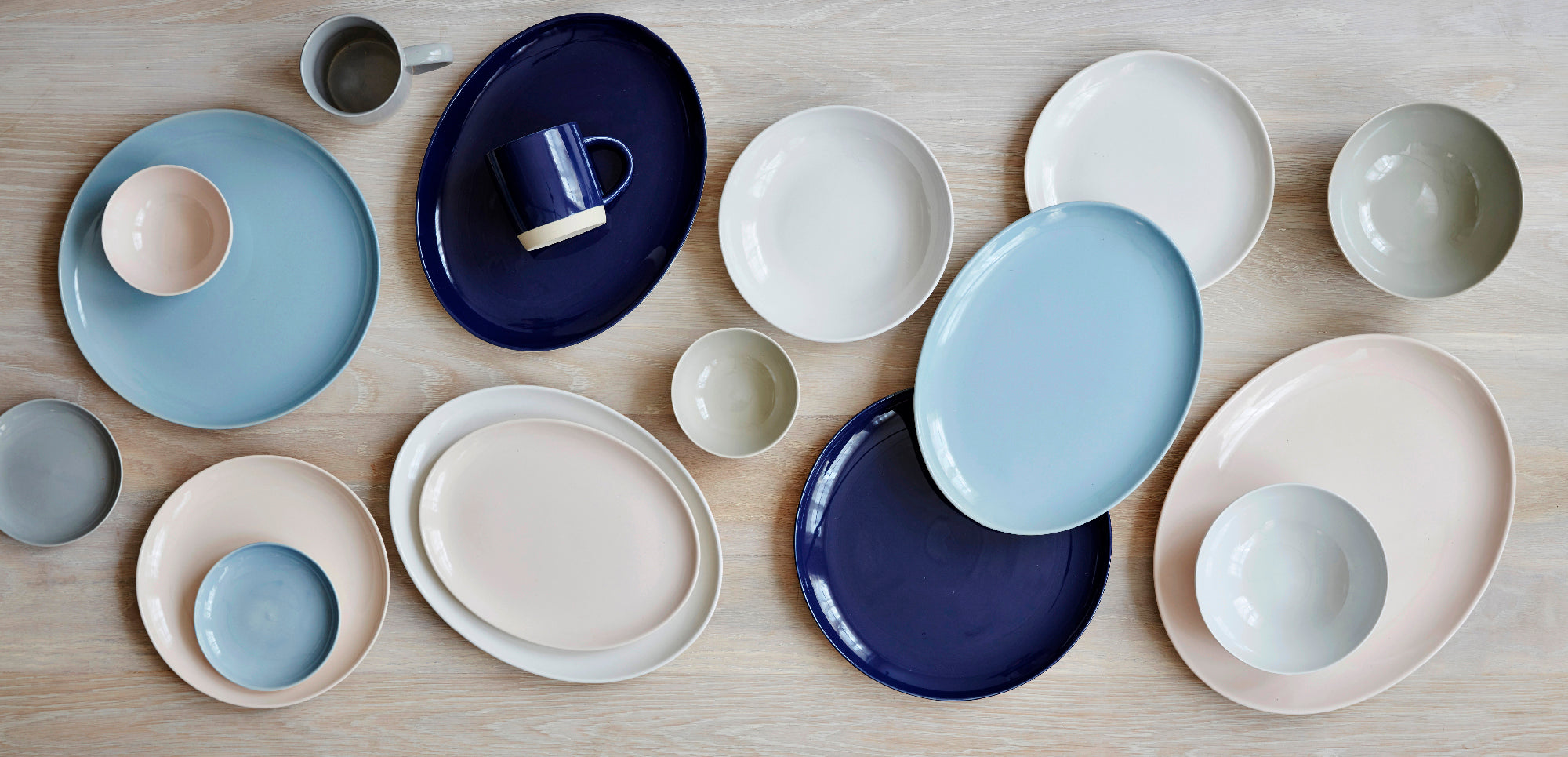 Shell Bisque 16-piece place setting - Blue