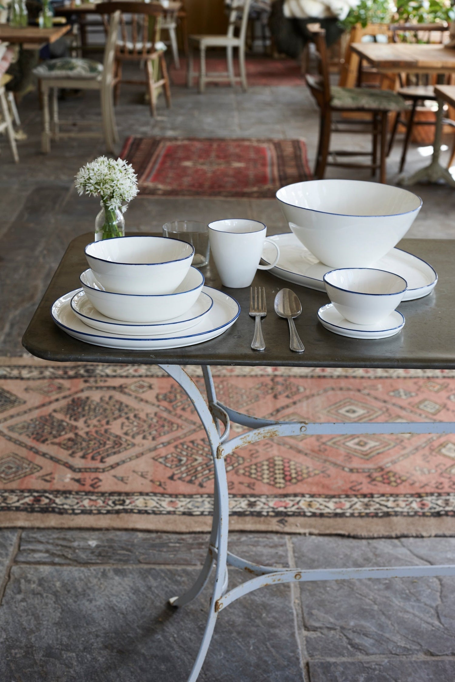 Abbesses Medium Bowl Blue Rim - Set of 4