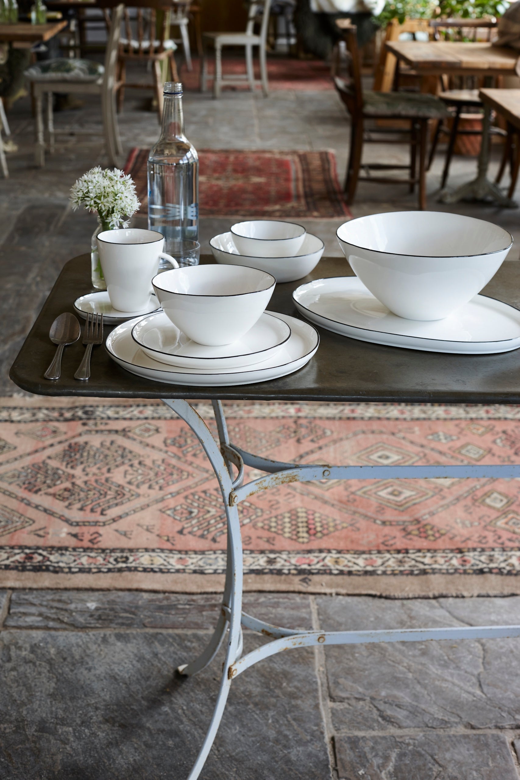 Abbesses Small Platter Black Rim