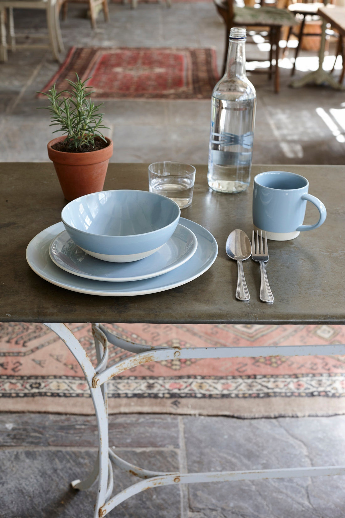 Shell Bisque Dinner Plate Blue - Set of 4