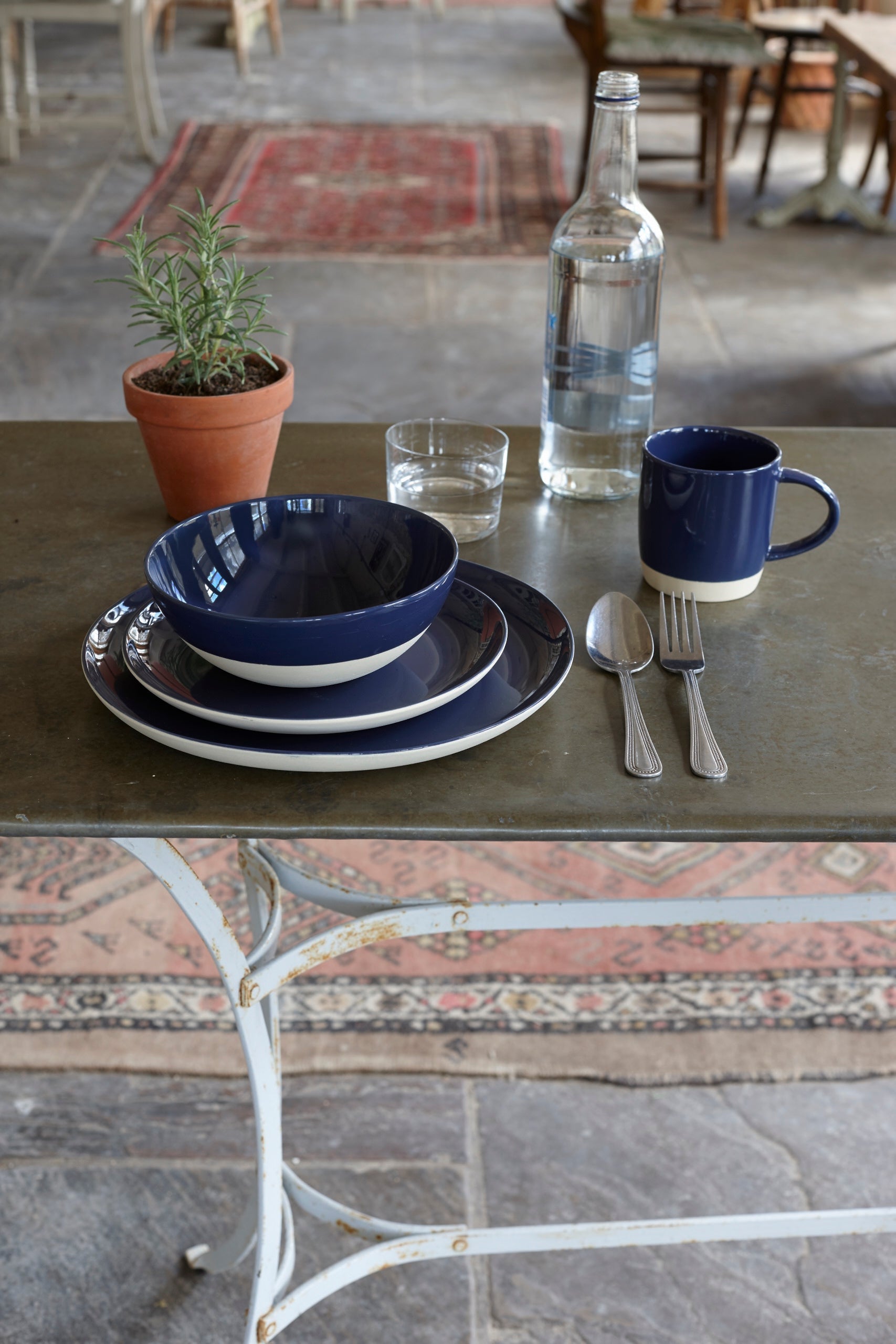 Shell Bisque Cereal Bowl Indigo - Set of 4