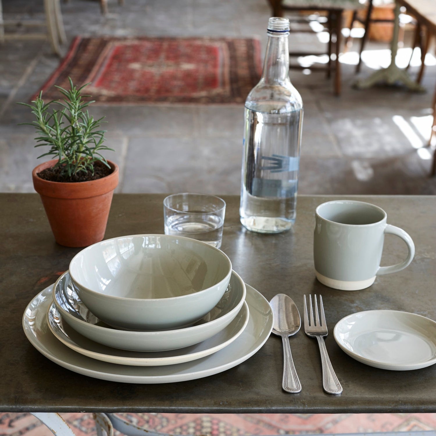 Shell Bisque 16-piece place setting - Grey