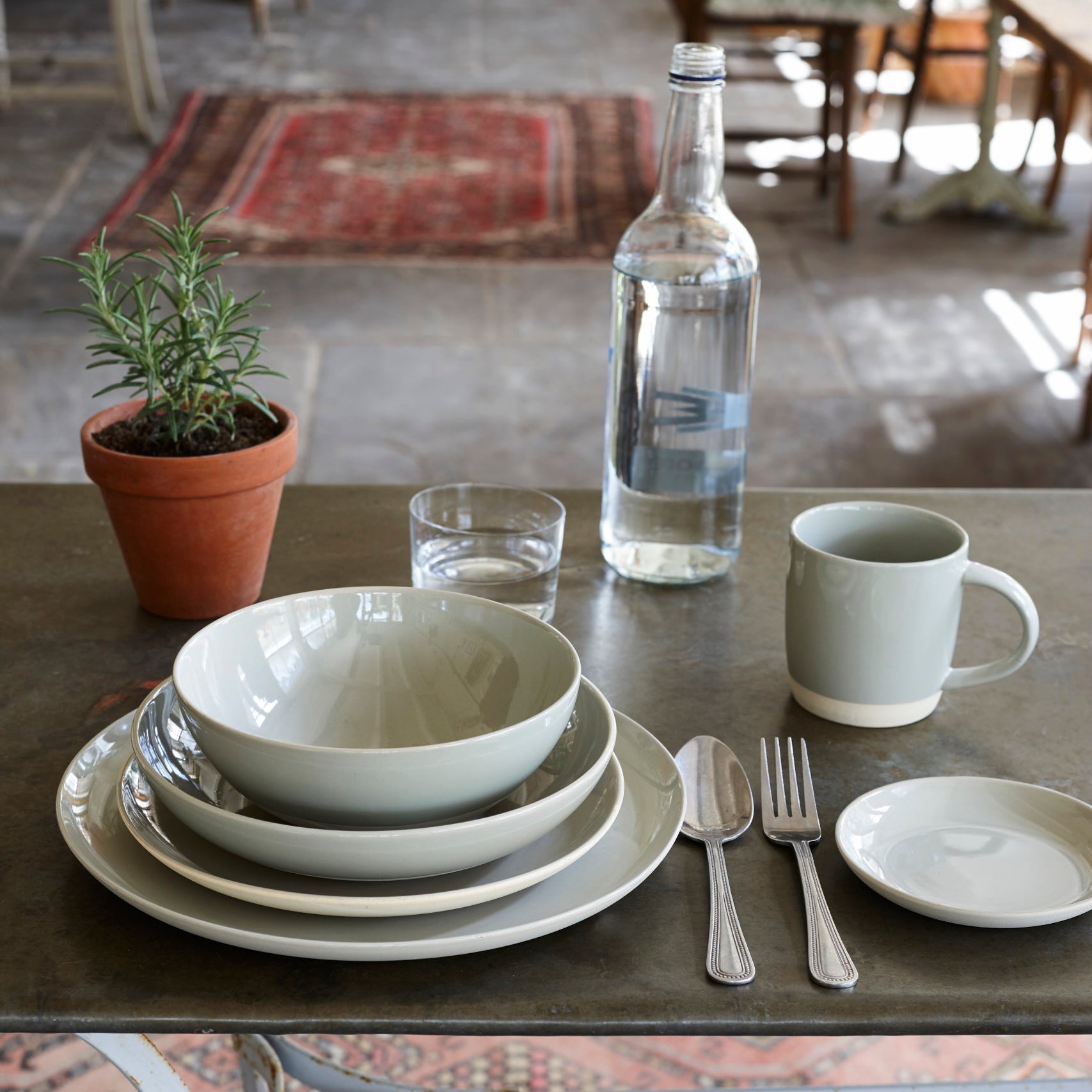 Shell Bisque 16-piece place setting - Grey