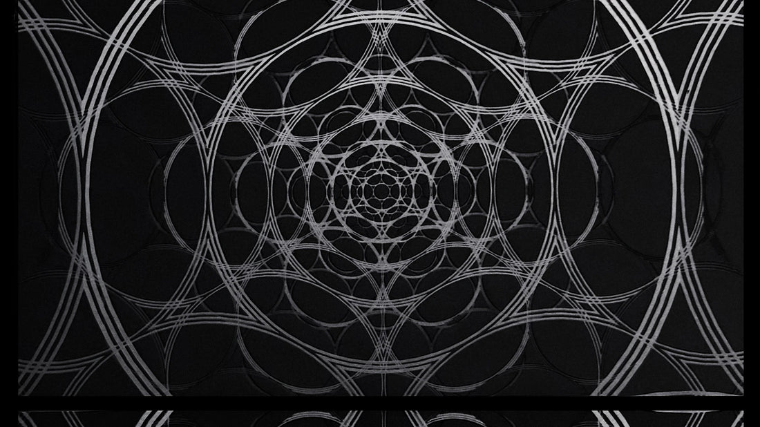 Mesmerize Wallpaper | Style: 112/01 SILVER