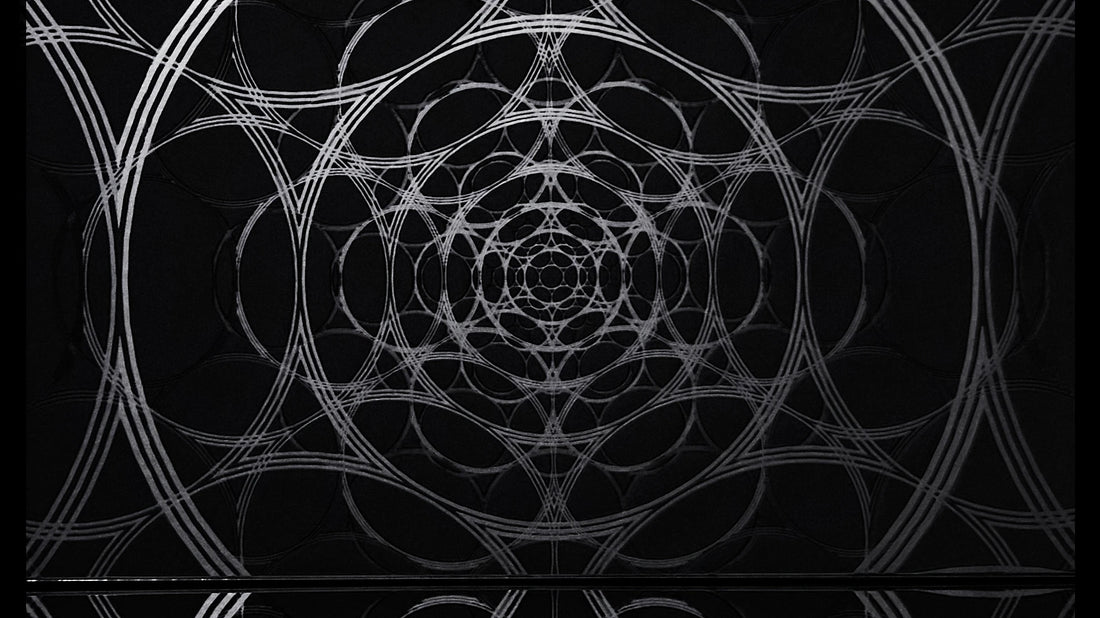 Mesmerize Wallpaper | Style: 112/01 SILVER