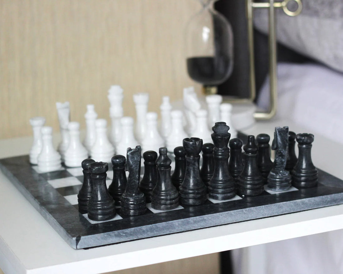 Black and White Onyx Chess Set