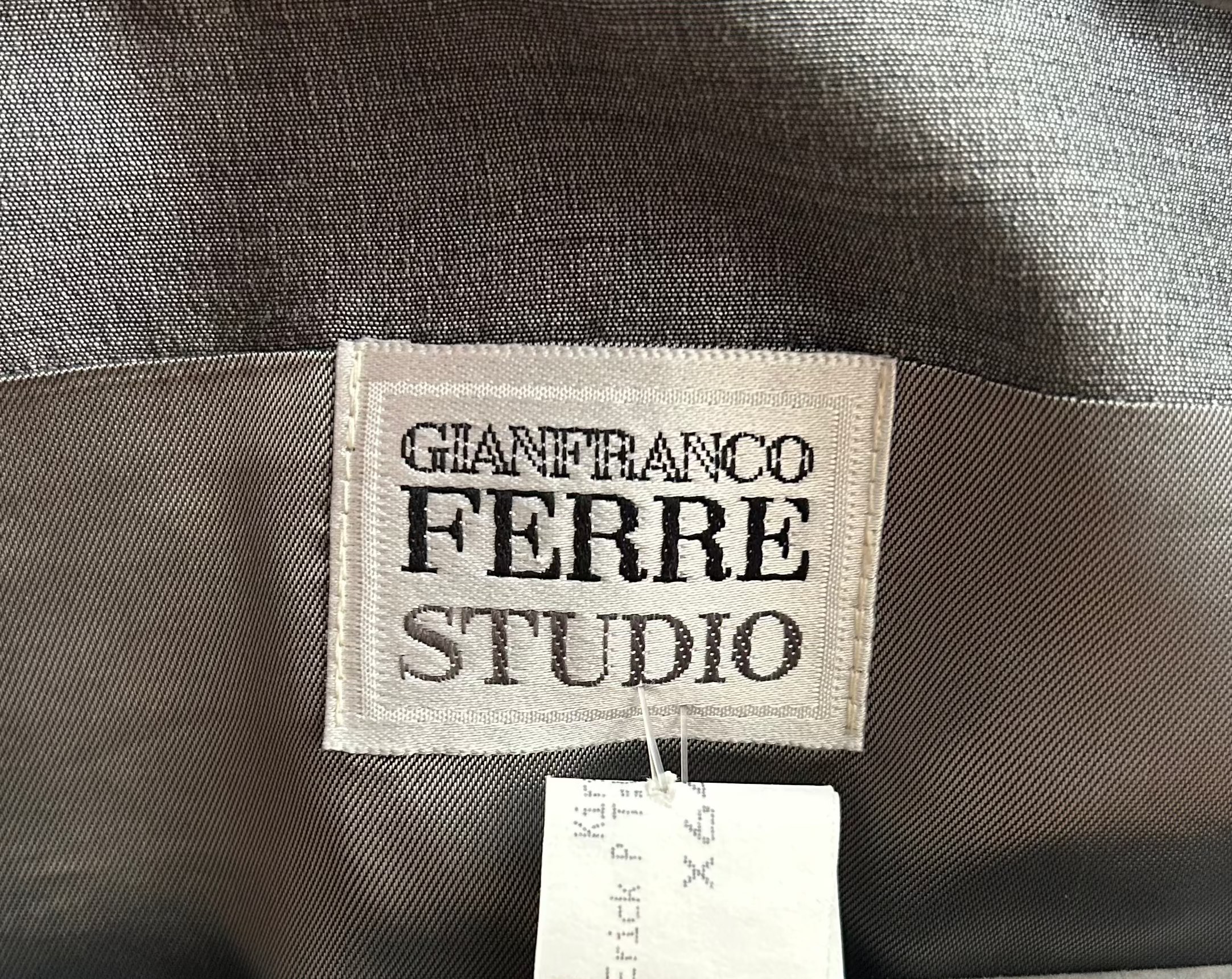 Front View photo of the Gray Boat Neck Gianfranco Ferre Studio Top. Showing it&