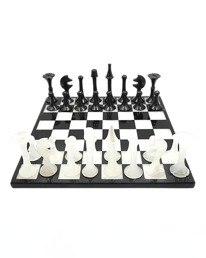 Black and White Onyx Chess Set