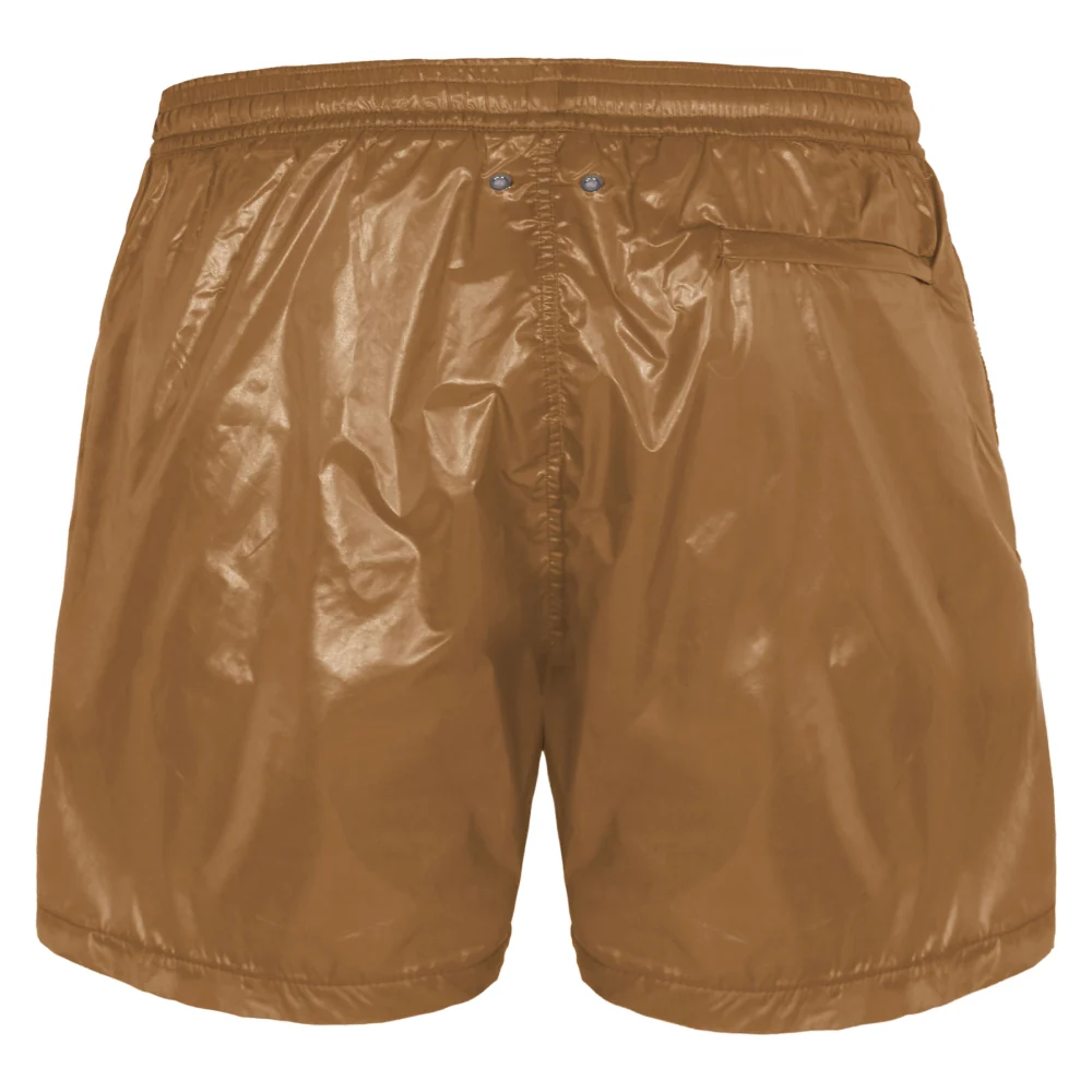 Nicola Glossy