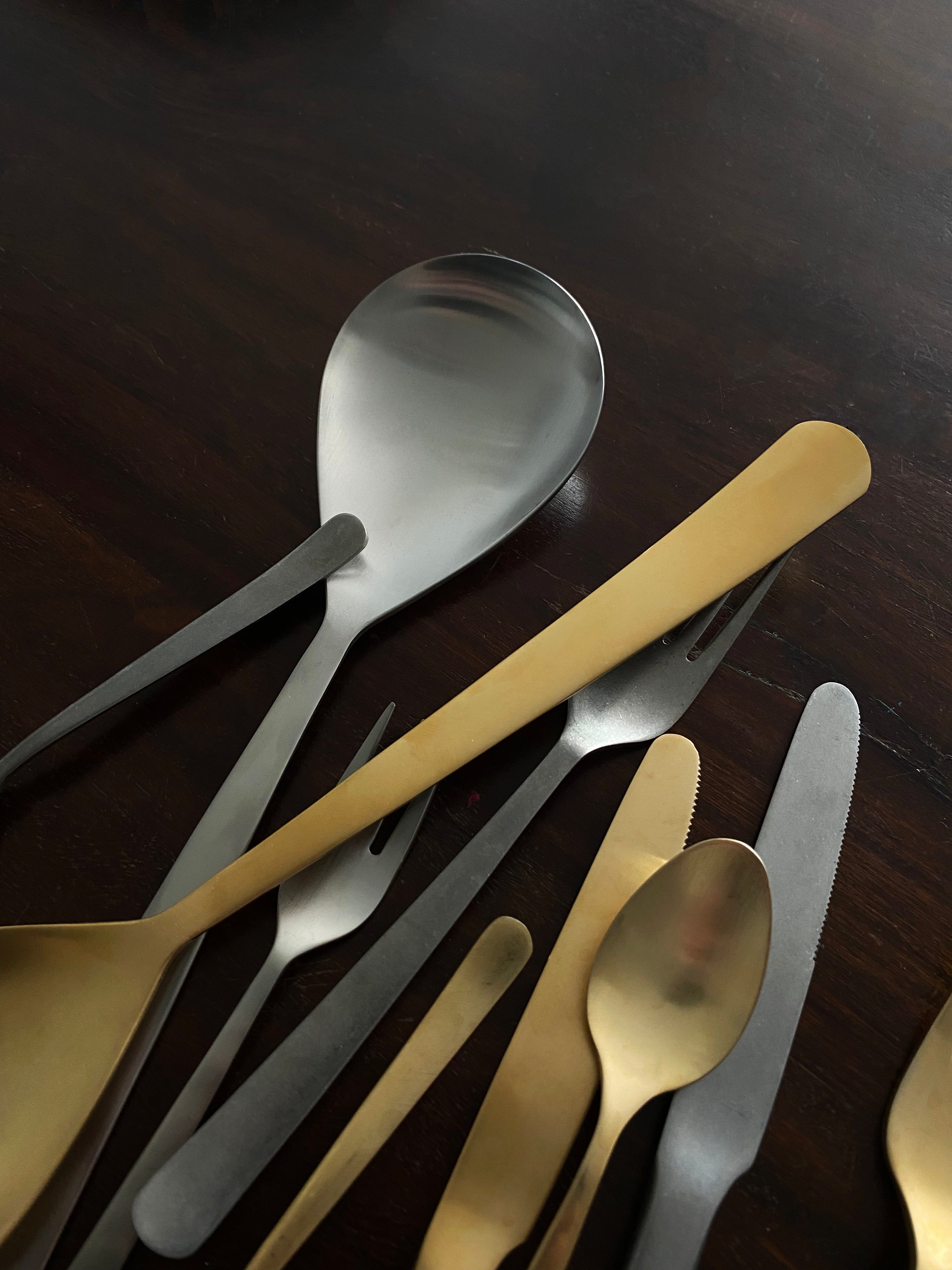 Oslo Salad Servers in Gold